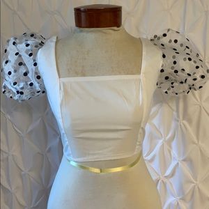 Crop top with puffy sleeves